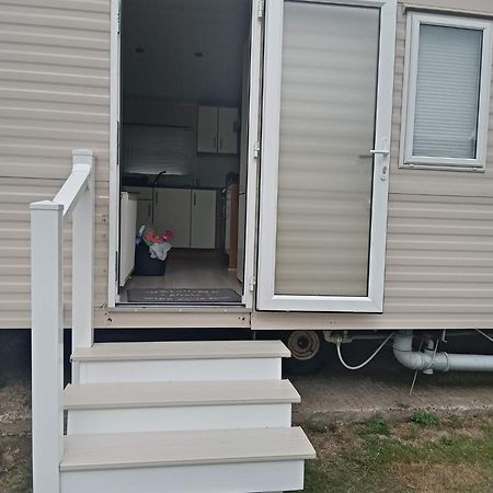 Caledonian Caravan Jaywick Sands Esterno foto