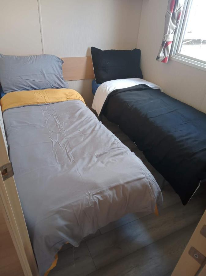 Caledonian Caravan Jaywick Sands Esterno foto
