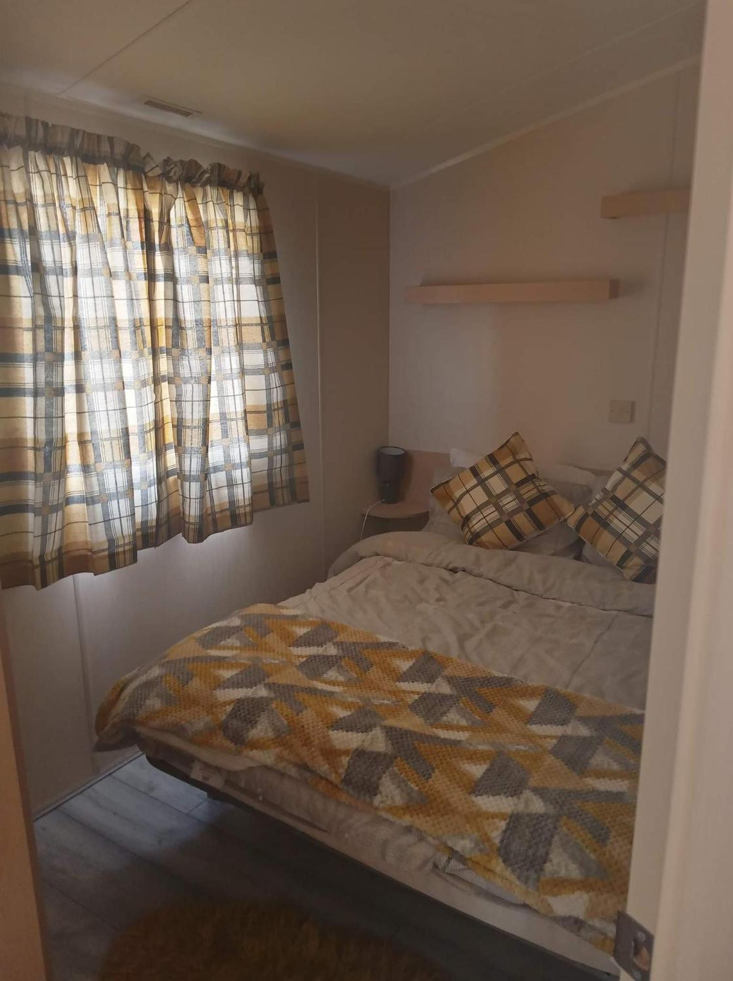 Caledonian Caravan Jaywick Sands Esterno foto